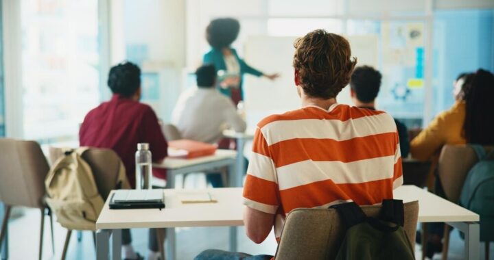 stypendia-dla-uczni--w-i-student--w-w-pelplinie----auto-3549