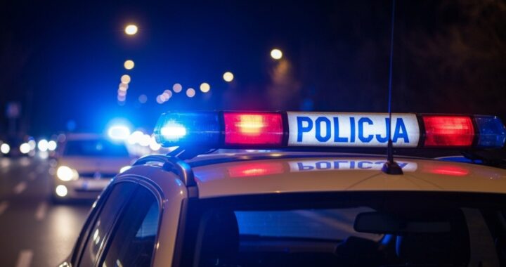 dzielnicowy-rozpozna---poszukiwanego-podczas-obcho-auto-429