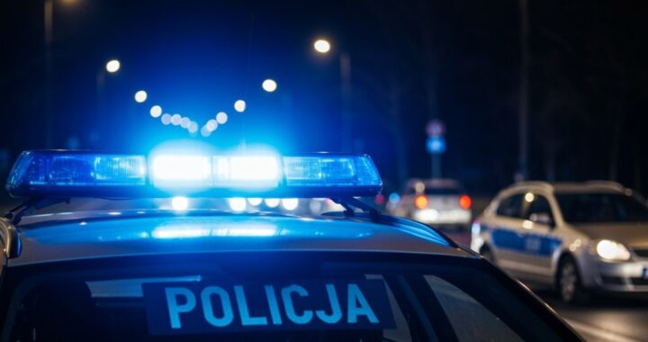 niebieskie---wiat--o-dla-poleg--ych-funkcjonariusz-auto-453